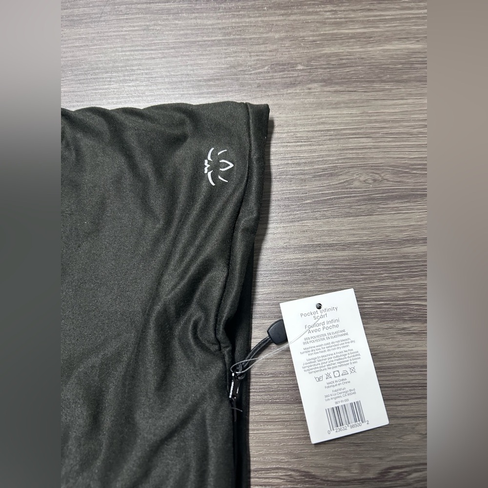 Beyond Yoga Pocket Infinity Scarf NWT - Picture 2 of 8